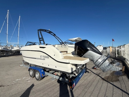 Quicksilver Bowrider Activ 755 usado à venda