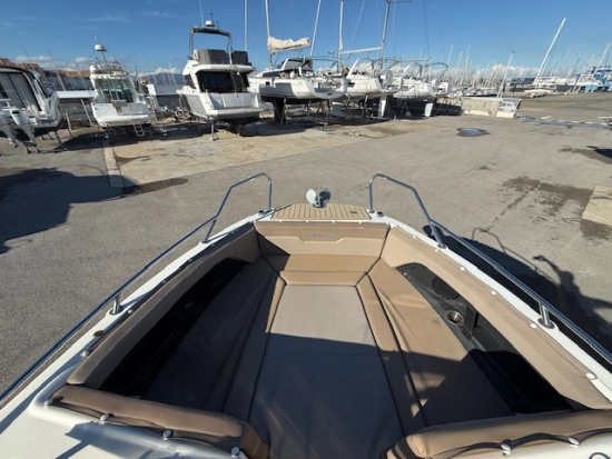Quicksilver Bowrider Activ 755 usado à venda