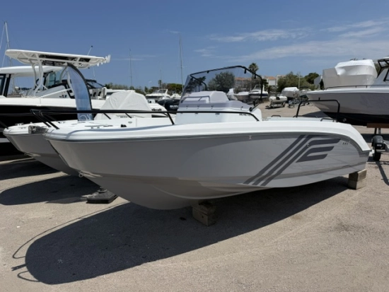 Beneteau Flyer 7 SPACEdeck novos à venda