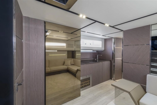 Evo Yachts R6 novos à venda