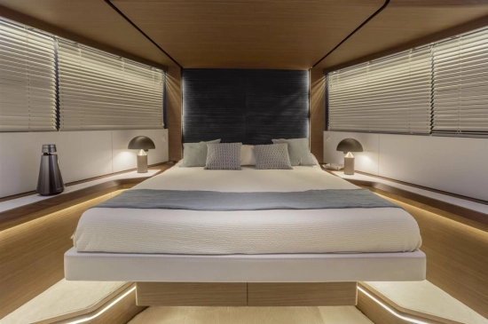 Evo Yachts V8 nuevo en venta