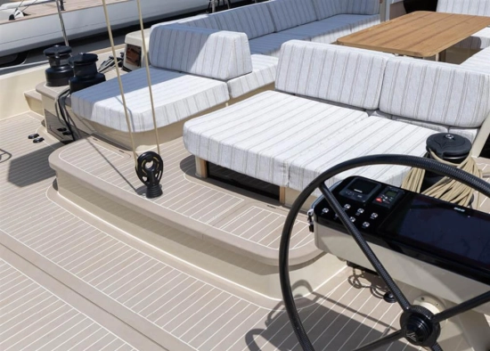 YYachts Y7 novos à venda