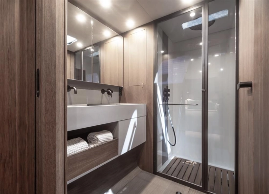 YYachts Y9 Pilot House usata in vendita