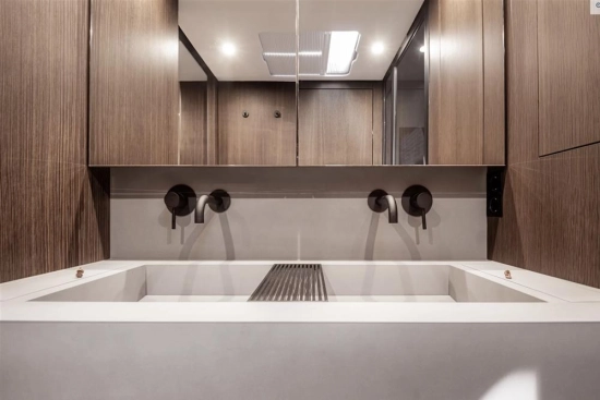 YYachts Y9 Pilot House usata in vendita