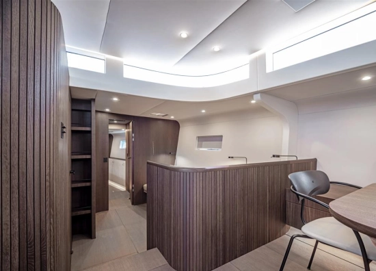 YYachts Y9 Pilot House usata in vendita