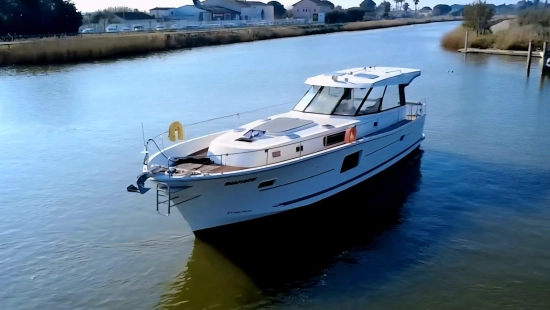 Delphia 1350 Escape usado à venda