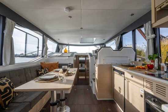 Delphia 12 Sedan nuova in vendita