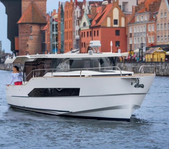 Delphia 12 Sedan nuova in vendita