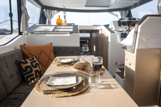 Delphia 12 Sedan nuova in vendita
