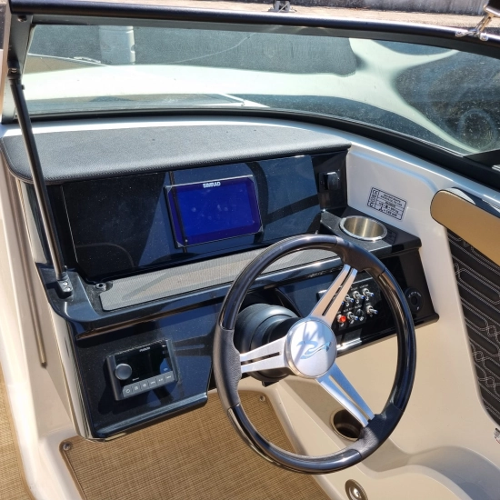 Sea Ray SPX 210 HB usata in vendita