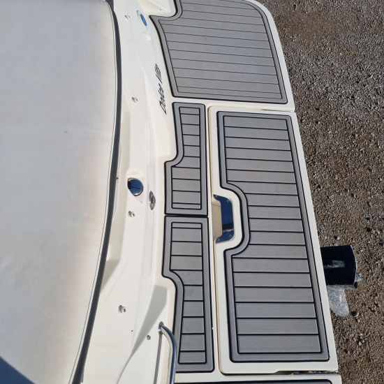 Sea Ray SPX 230 usado à venda