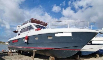 Ferretti 39 usado à venda