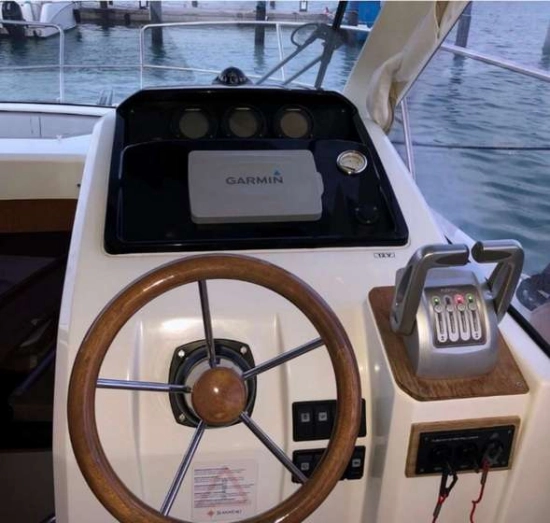 Jeanneau Merry Fisher 855 usado à venda
