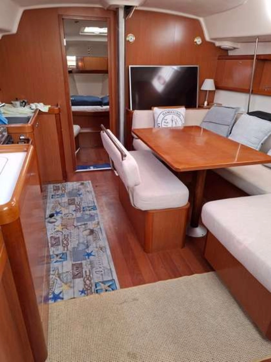 Beneteau Oceanis 43 usado à venda