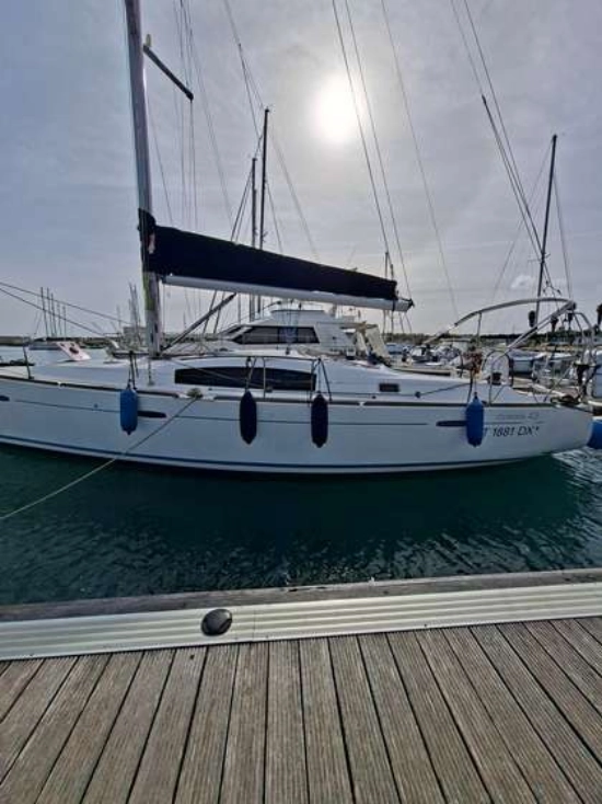 Beneteau Oceanis 43 usado à venda
