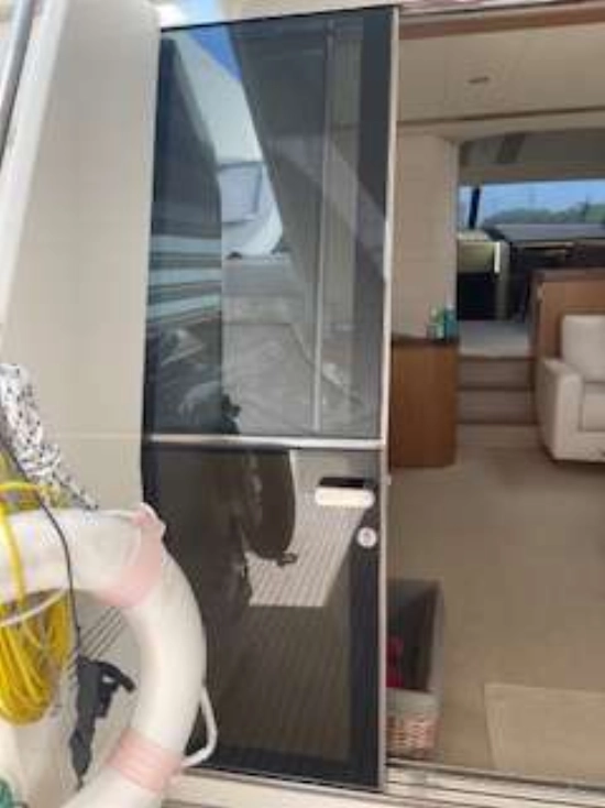 Ferretti 681 usado à venda