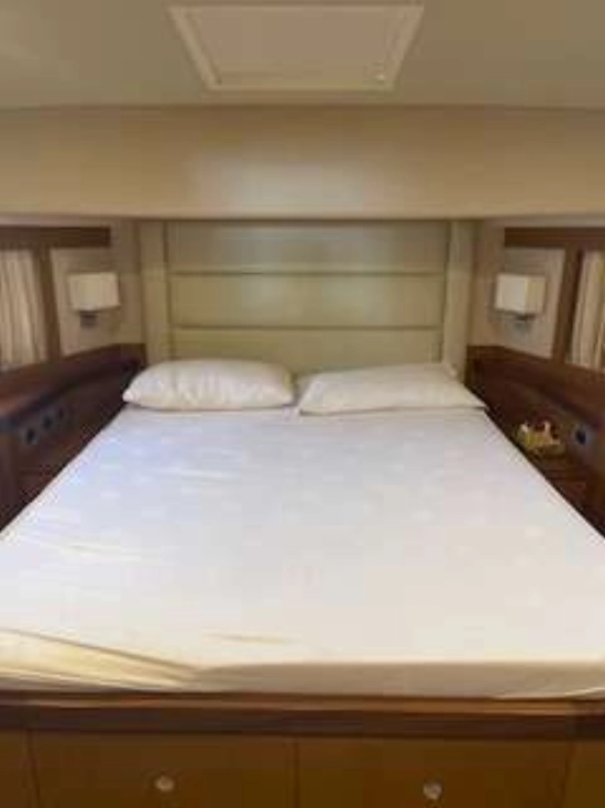 Ferretti 681 usado à venda