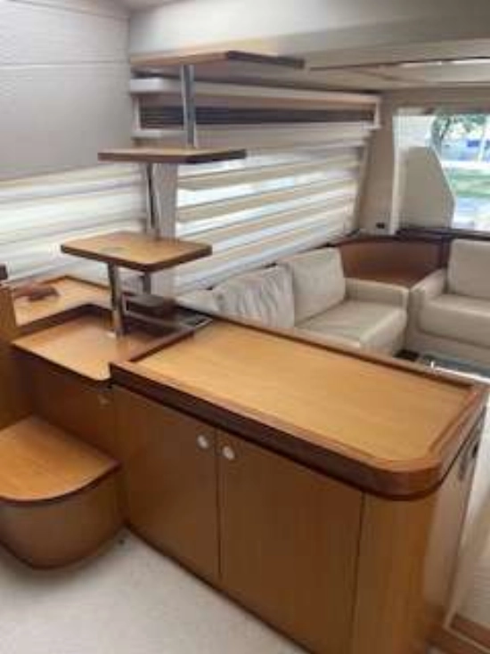 Ferretti 681 usado à venda