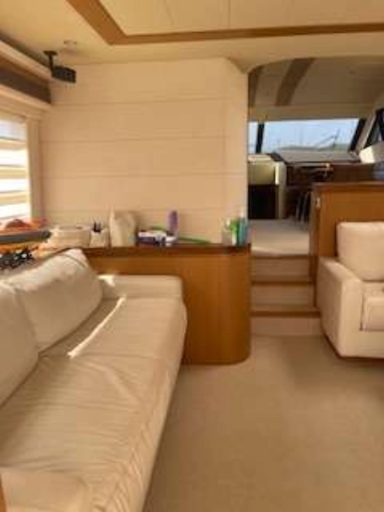 Ferretti 681 usado à venda