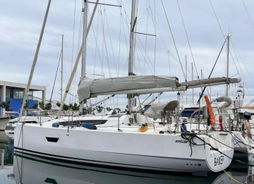 Elan Marine 320 usado à venda