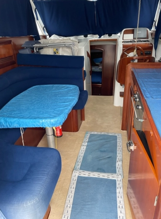 Beneteau Antares 10.80 usado à venda