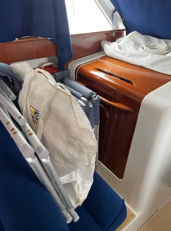 Beneteau Antares 10.80 usado à venda