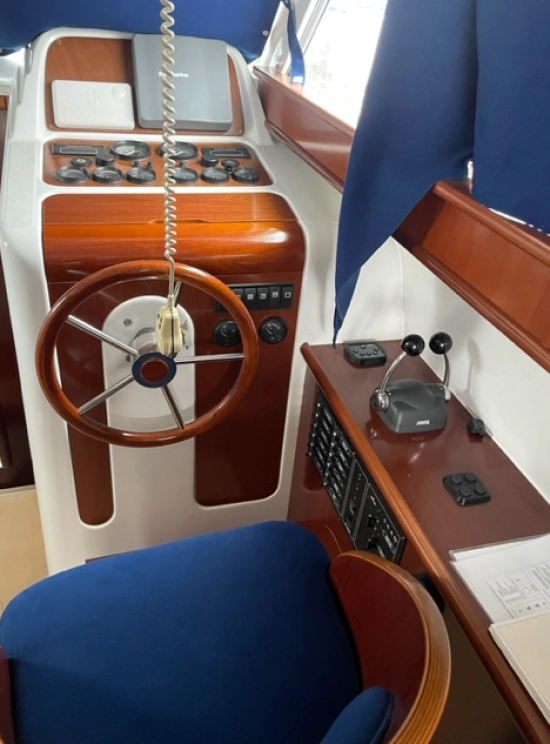 Beneteau Antares 10.80 usado à venda