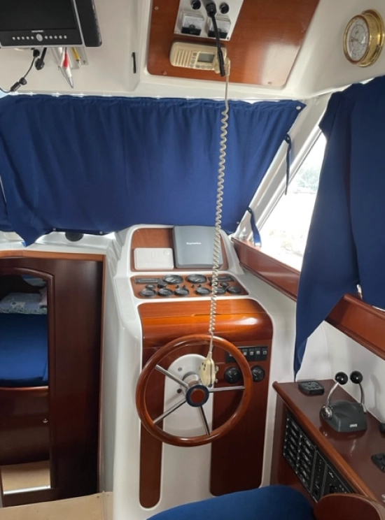 Beneteau Antares 10.80 usado à venda