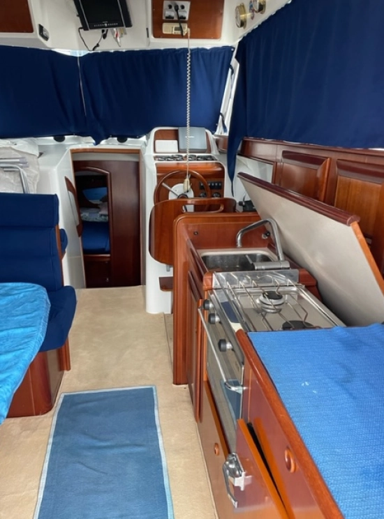 Beneteau Antares 10.80 usado à venda