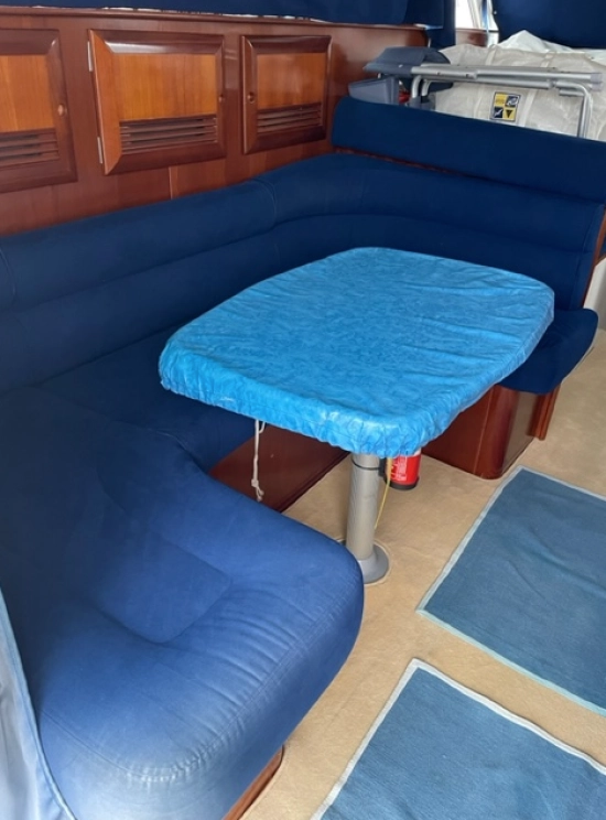 Beneteau Antares 10.80 usado à venda