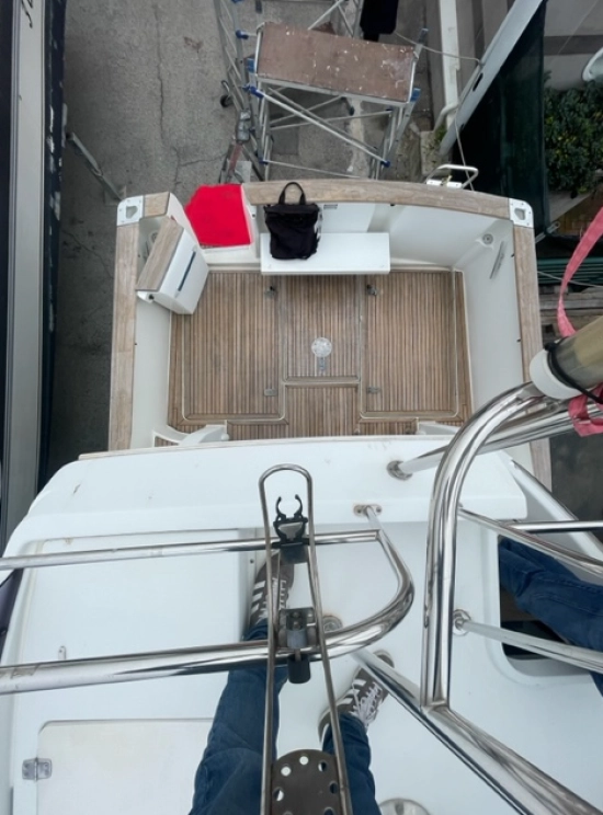 Beneteau Antares 10.80 usado à venda