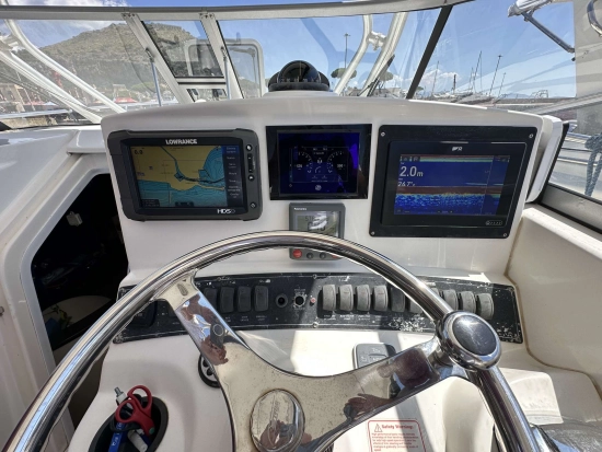 Boston Whaler CONQUEST 285 usado à venda