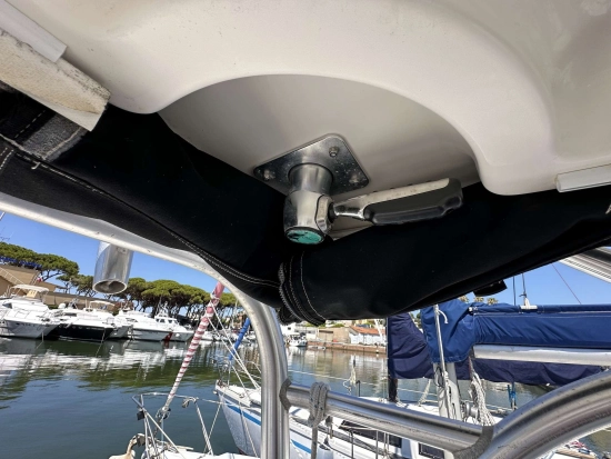 Boston Whaler CONQUEST 285 usado à venda