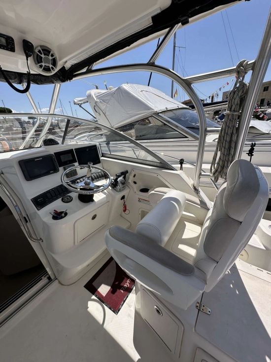 Boston Whaler CONQUEST 285 usado à venda