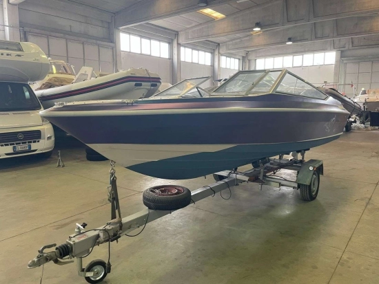 Maxum 1800 SC usata in vendita