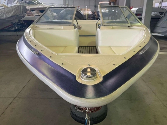 Maxum 1800 SC usata in vendita