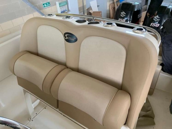 SCOUT BOAT 245 XSF de segunda mano en venta