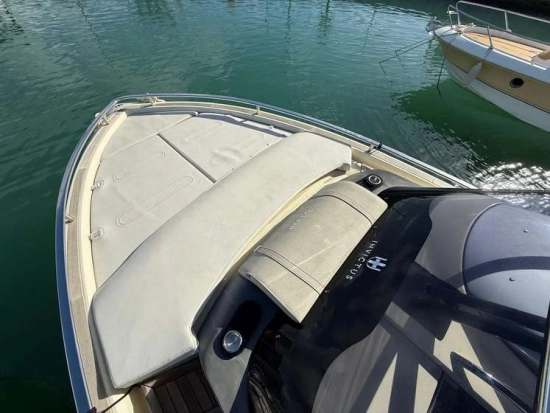 Invictus Yacht GT320 usado à venda