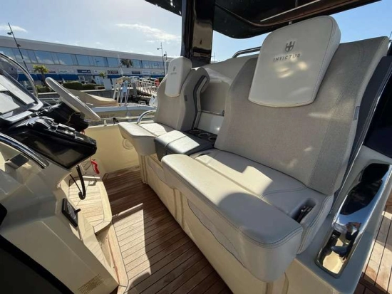 Invictus Yacht GT320 usado à venda