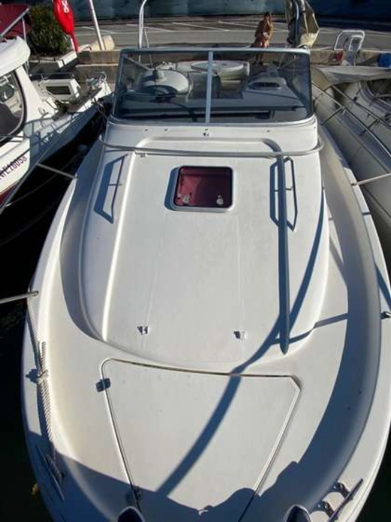 Jeanneau LEADER 805 usado à venda