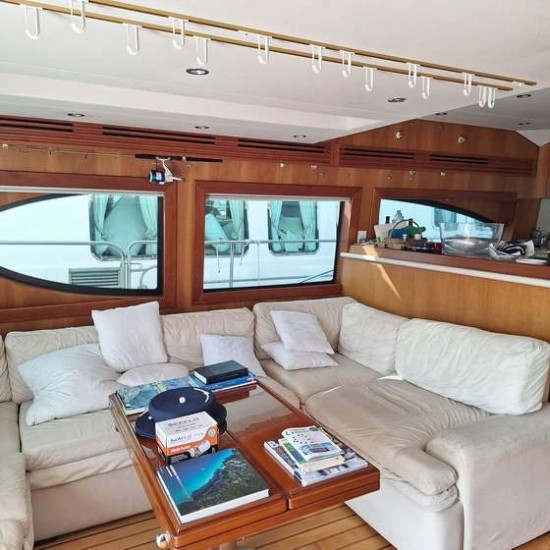 Hatteras Yachts 64 CONVERTIBLE usado à venda