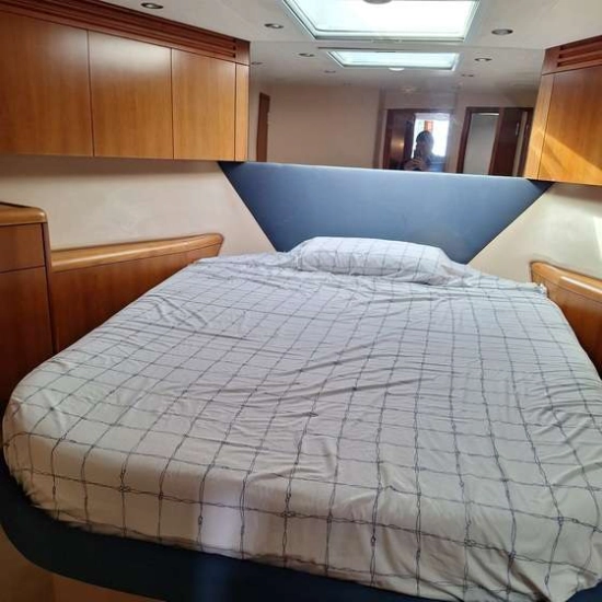 Hatteras Yachts 64 CONVERTIBLE usado à venda
