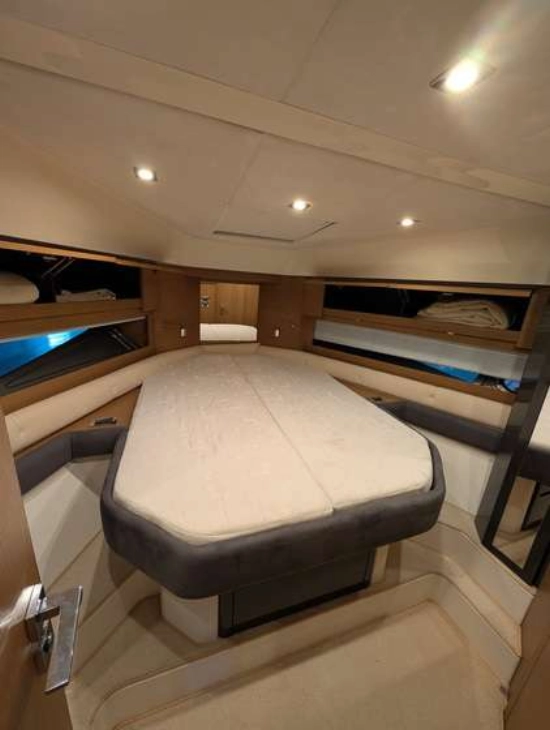 Azimut ATLANTIS 44 usado à venda