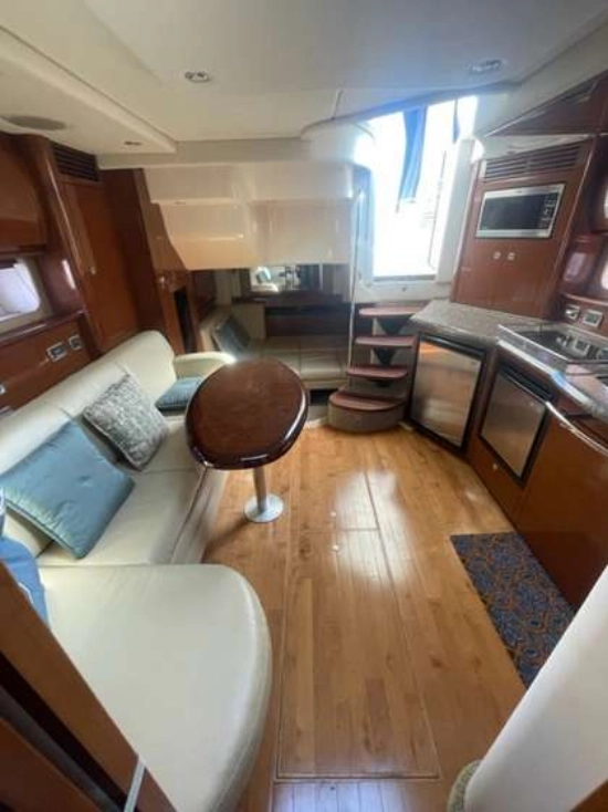 Sea Ray Sundancer 40 usado à venda