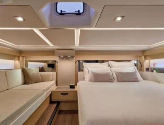 Jeanneau DB 43 IB de segunda mano en venta