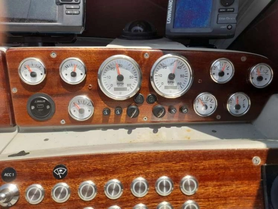 Sealine 290 usado à venda