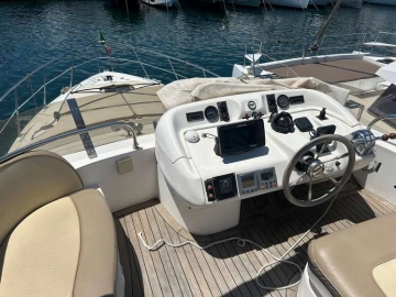 Sealine F44 usata in vendita