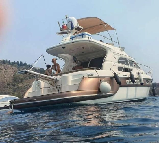 Sealine F44 usado à venda