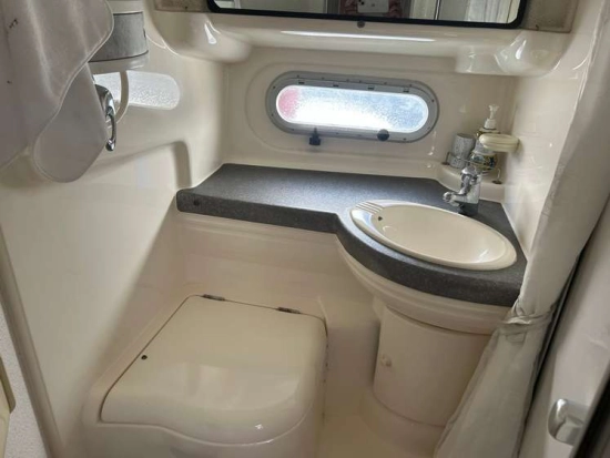 Sealine F44 usado à venda