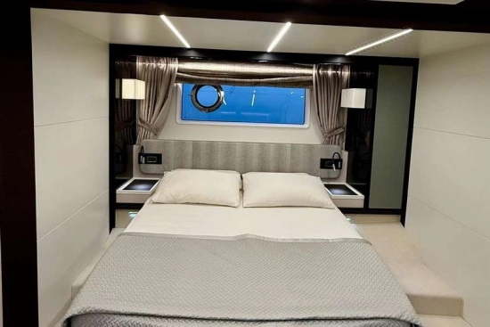 AZIMUT 66 FLYBRIDGE 66 FLYBRIDGE de segunda mano en venta
